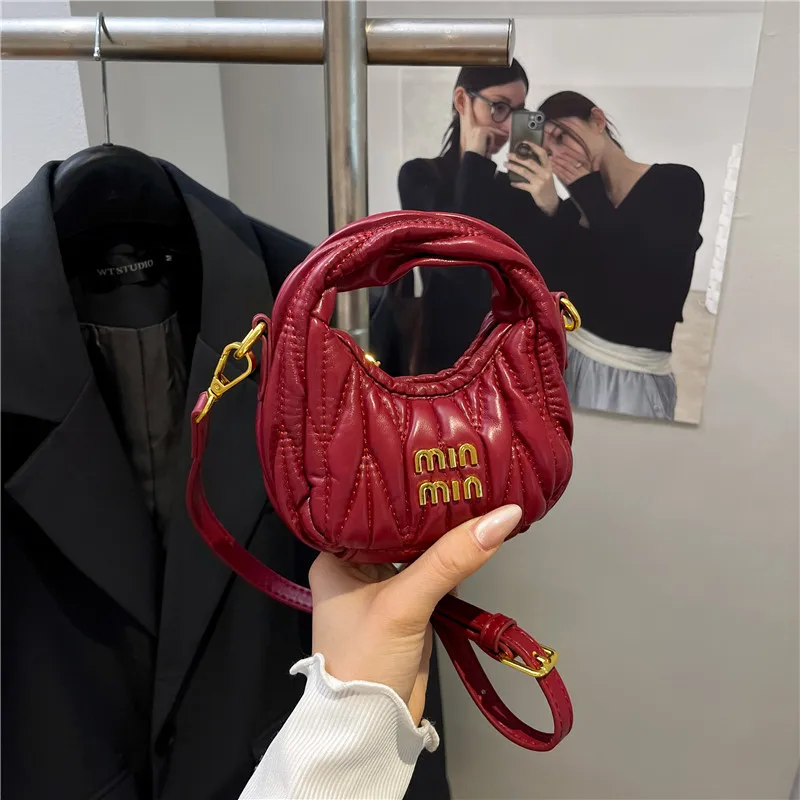 

Elegant Niche Light Luxury Minimalist Crossbody Bag Fashion Design Practical Bag for Women Outdoor Daily Use