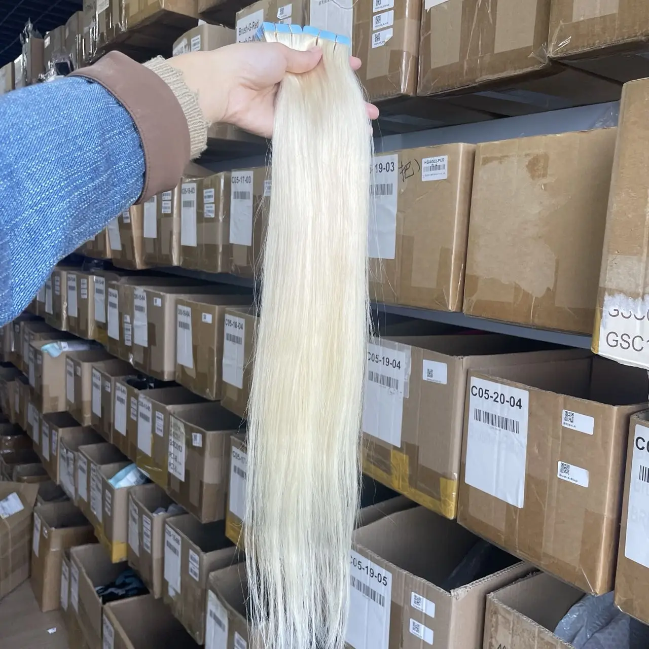 プラチナブロンドの人間の髪の毛のよこ糸,滑らかな髪,puスキン,サロンヘア,30g, 12-20インチ,60 #, 20ピース/パック