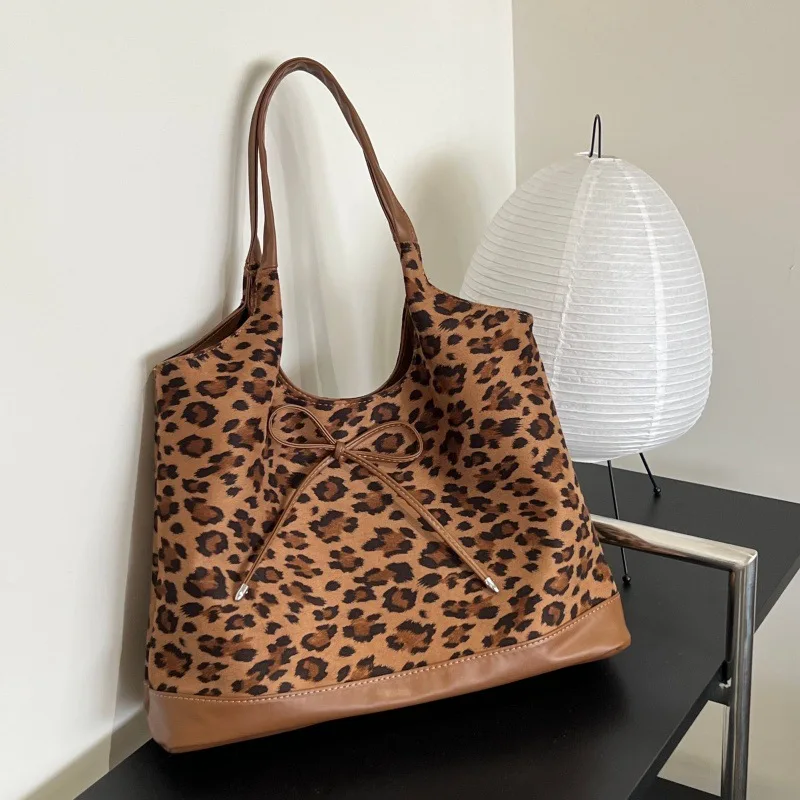 

Сумка-тоут с осенним бантом 2024, просторная женская сумка с верхней ручкой, повседневная сумка через плечо для пригородных поездок, модная сумка «день-ночь», текстурированная