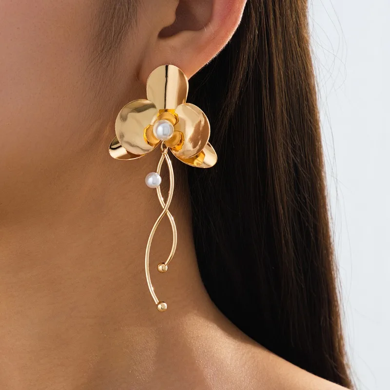 Phalaenopsis Flower Pearl Stud Earring Women Girls Gifts Fashion Jewelry Accessories Hot Sale Party Gift 2025 New Style