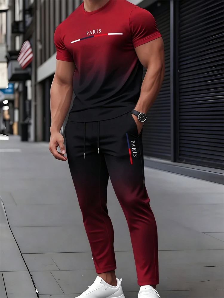 Conjunto de dos piezas para hombre, PARIS, con diseño de letras en degradado: camiseta de manga corta y pantalones deportivos con cordón ajustable, en color rojo y negro, estilo urbano.
