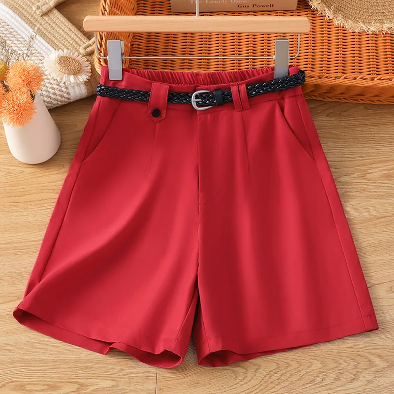 شورت أبيض للنساء، شورت صيفي متعدد الاستخدامات عصري على شكل حرف A كاجوال متوسط الطول، شورت صغير للتخسيس بأربعة أرباع