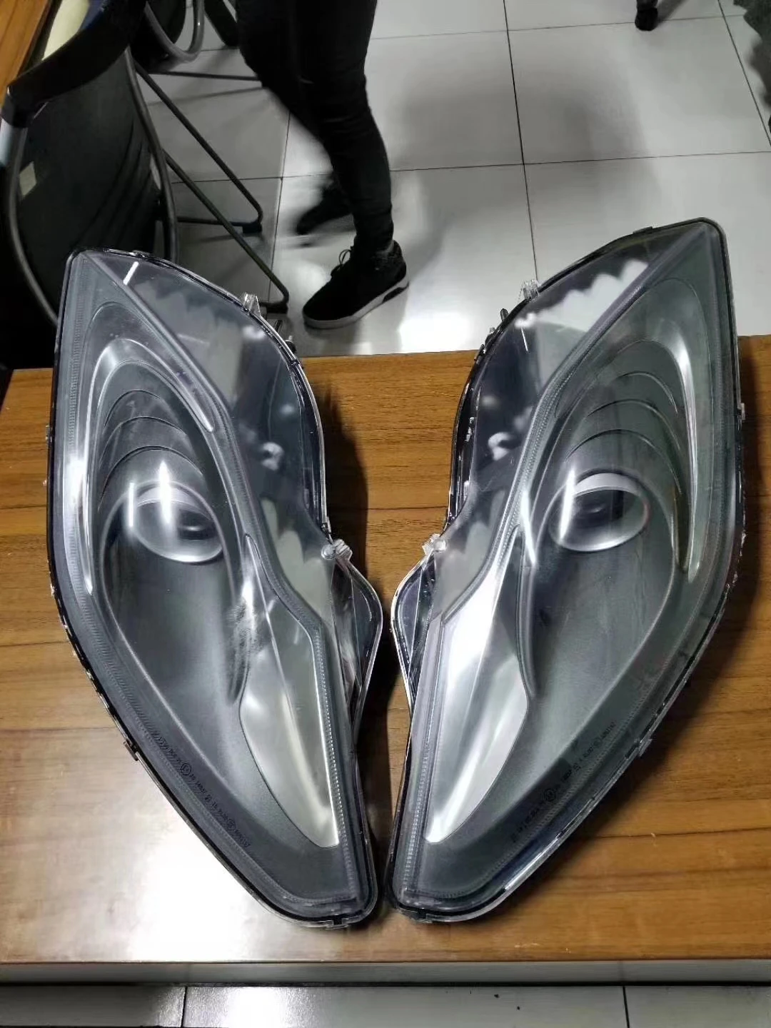 المصابيح الأمامية LED المستعملة الأصلية لـMclaren MP4-12C OEM 11A6179CP 11A6181CP 11A6286CP 11A6287CP 11A6180CP 11A6182CP #2