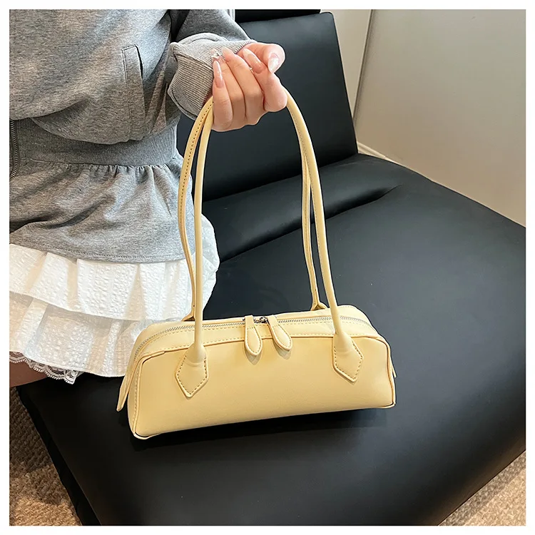 

2025 New! French Niche Sausage Bag Textured Baguette Women's Trendy Versatile Portable Commuter Armpit Shoulder Bag