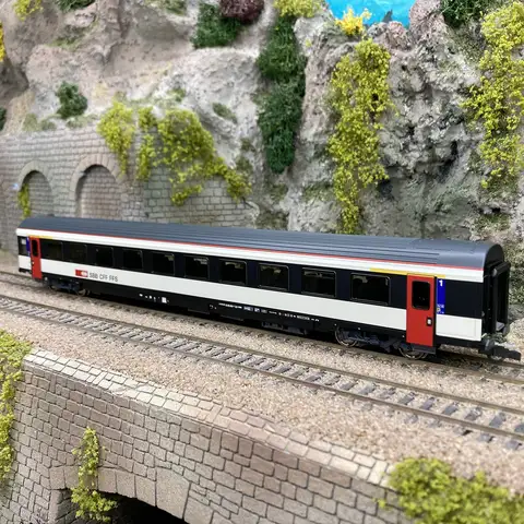 HO Type 1/87 Train Model ROCO 74474/74475/74476/74477 First and Second Class Passenger Carriages Multiple Optional Train Toys