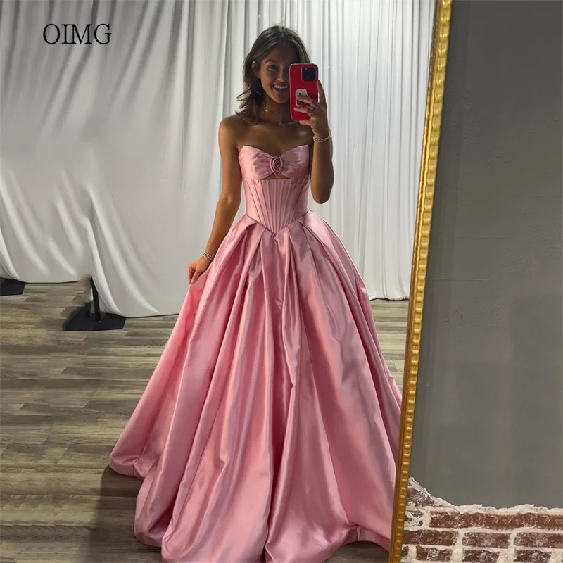 

OIMG Classic Pink Strapless A Line Prom Gowns Satin Backless Flower Hollow-out Party Gown Floor Length Evening Dress Customized