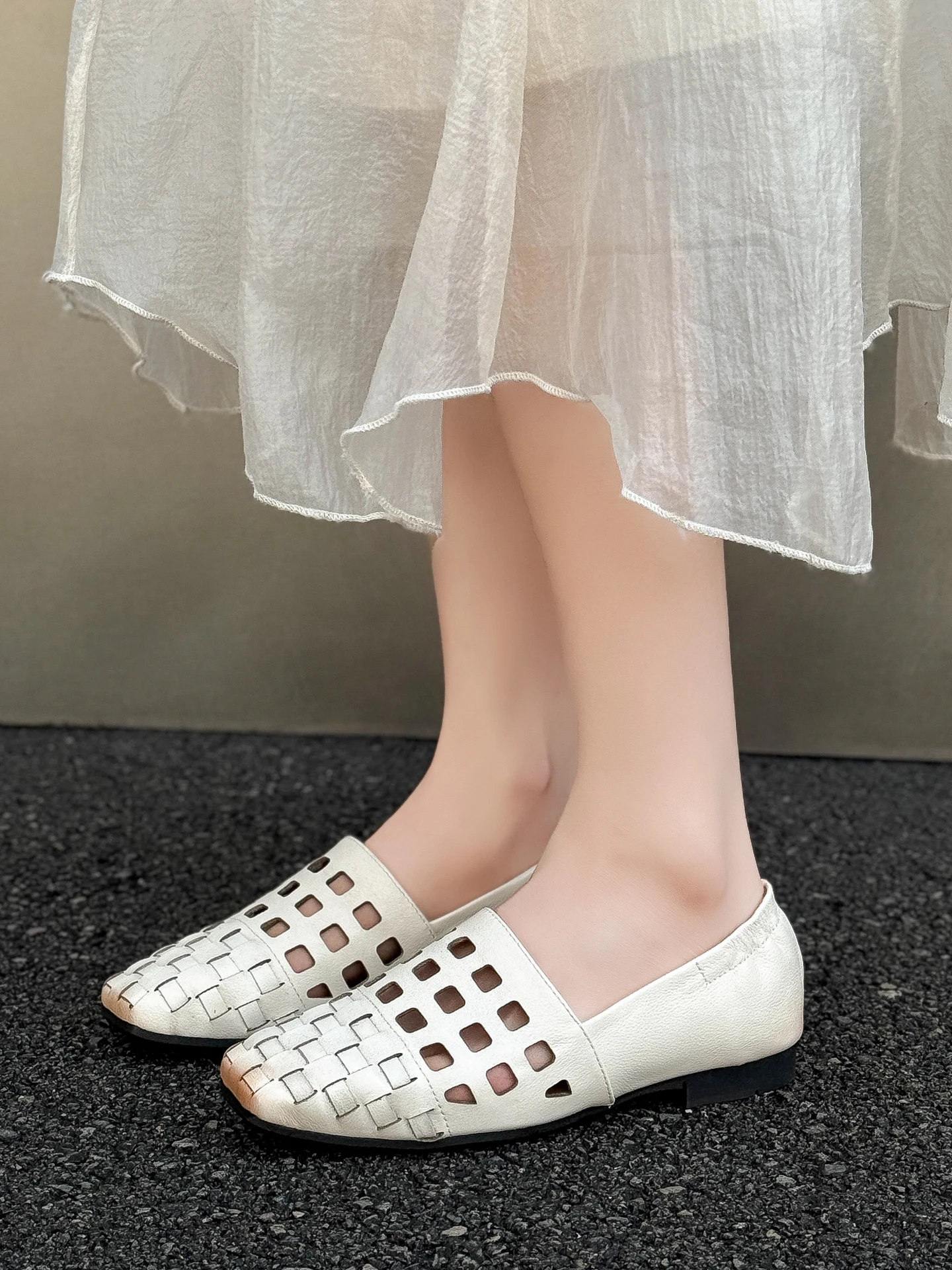 Handwoven Ladies Flat Shoes Breathable Hollow out Design Retro American Brand Summer Cool Sandals Square Toe Pigskin Interior