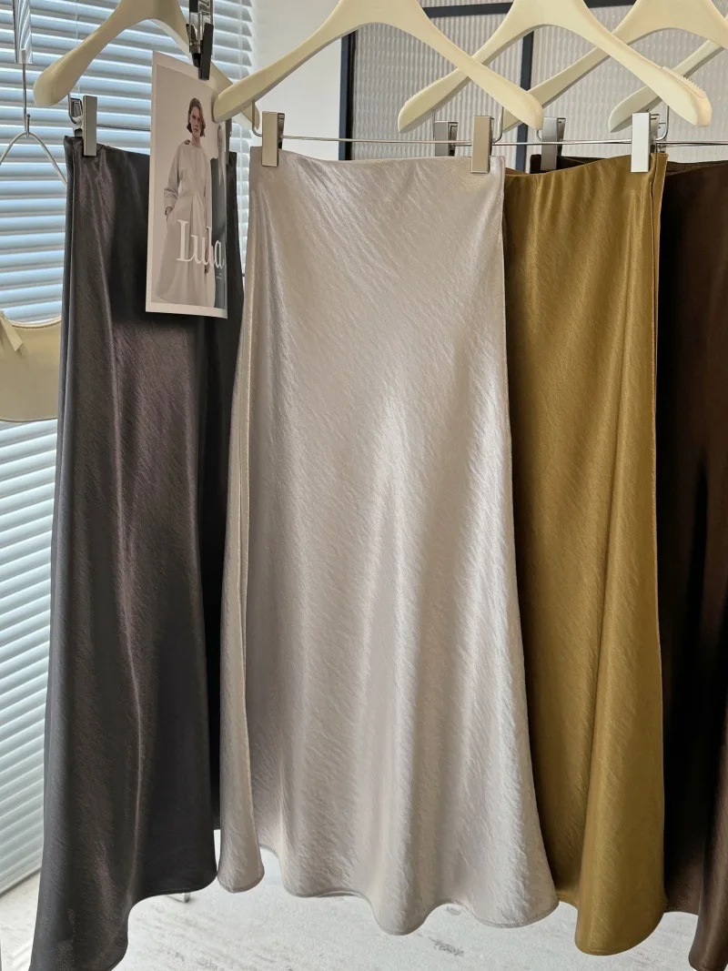 Fischschwanzrock aus Acetat-Satin für Damen, 2025, Temperament, schlicht, drapiert und dünnes Gesäß, ein Wort, mittlerer und langer Rock