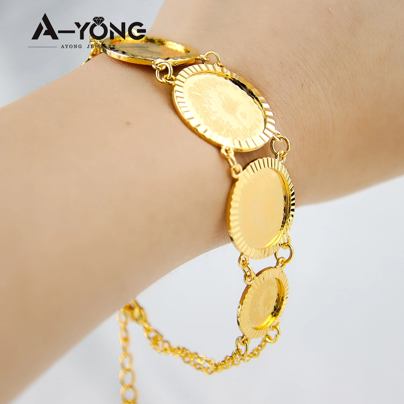 Islamisches Vintage-Gold-Schmuckset, 21 Karat vergoldetes Kupfer, türkische Lira-Münzen, Halskette, Armband, Ohrringe, Luxus-Schmuck aus dem Nahen Osten – Detail 5