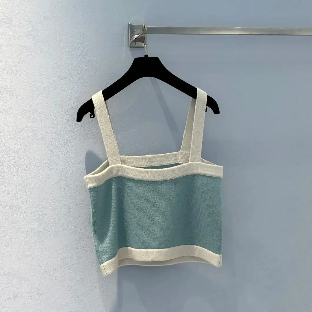 

Вязаный камзол нового стиля с цветными блоками