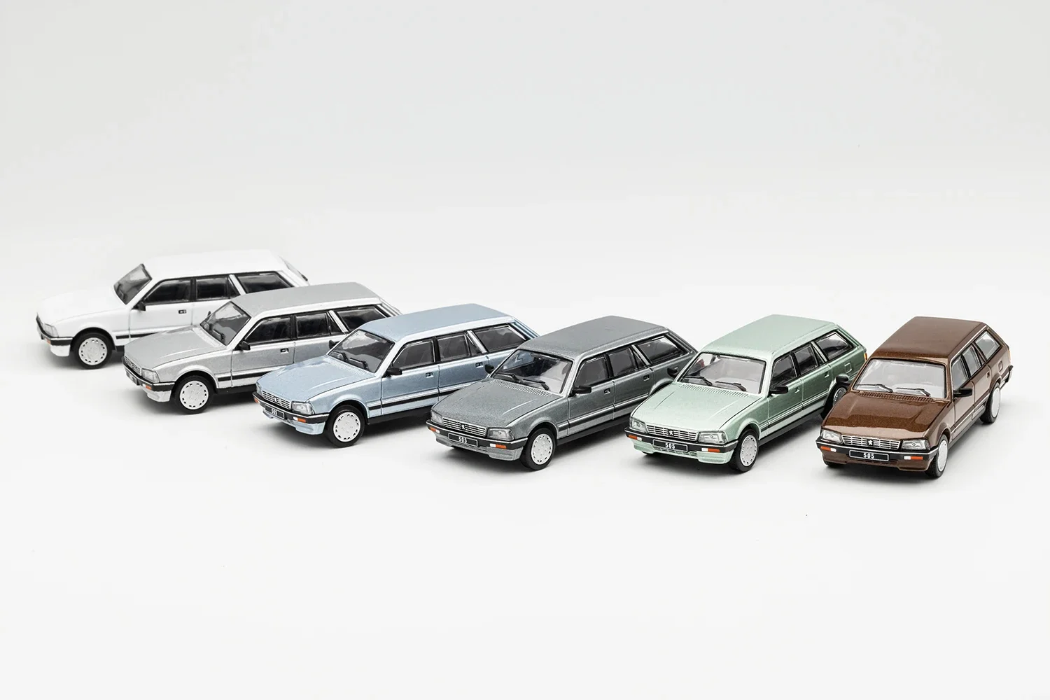 

DCT 1:64 Peugeot 505 SW ALL COLOR Diecast Model Car