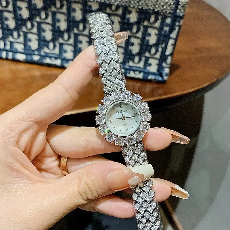 Jam Tangan Kuarsa Wanita Baru Jam Tangan Wanita Baja Tahan Karat Reloj Mujer Jam Persegi Oval Emas Dial Bunga Berlian Sederhana Mewah