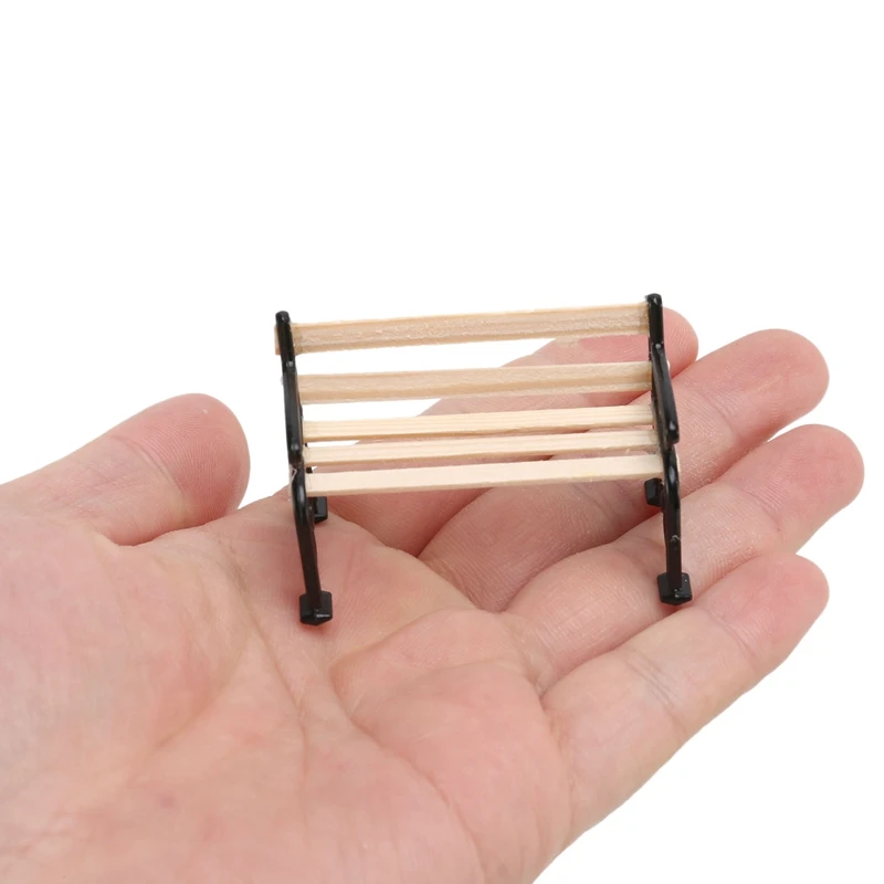 Рисунок 3 - Миниатюрная мебель для кукольного