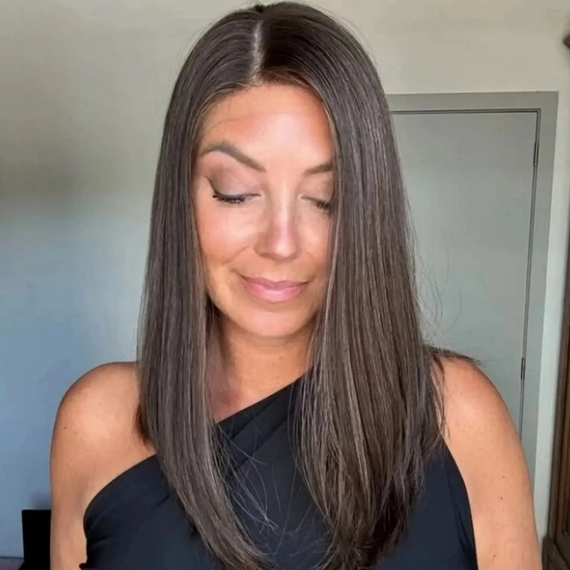 

18 Inches Dark Chestnut Brown Glueless Wigs Synthetic Hair Highlight Soft Natural Straight 13*4 HD Transparent Lace Wigs Female