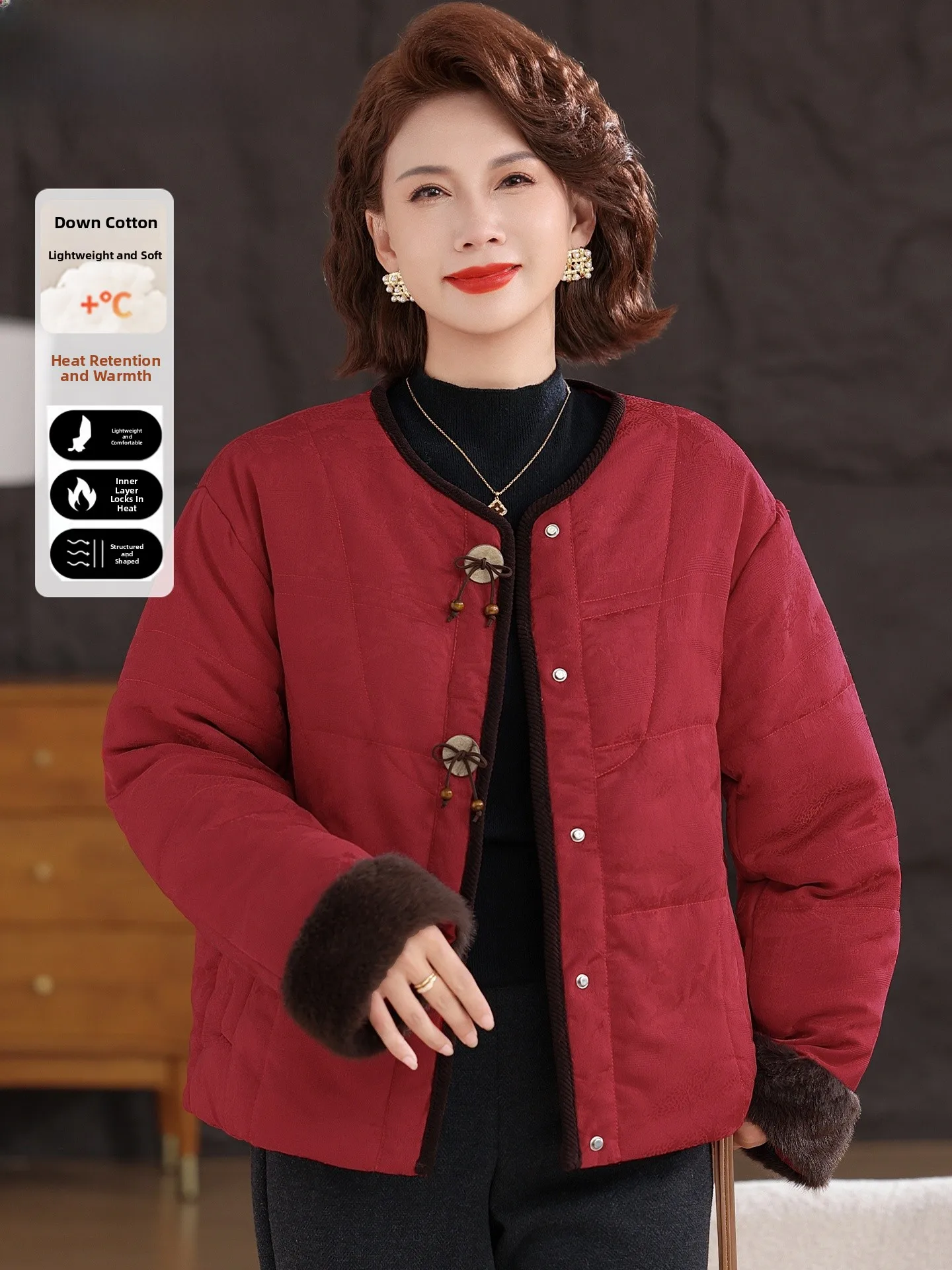 

Теплая хлопковая куртка для женщин среднего возраста, зимняя одежда для мам, новая китайская модель, термопальто из хлопка, 2025 год, новая модель для осени.