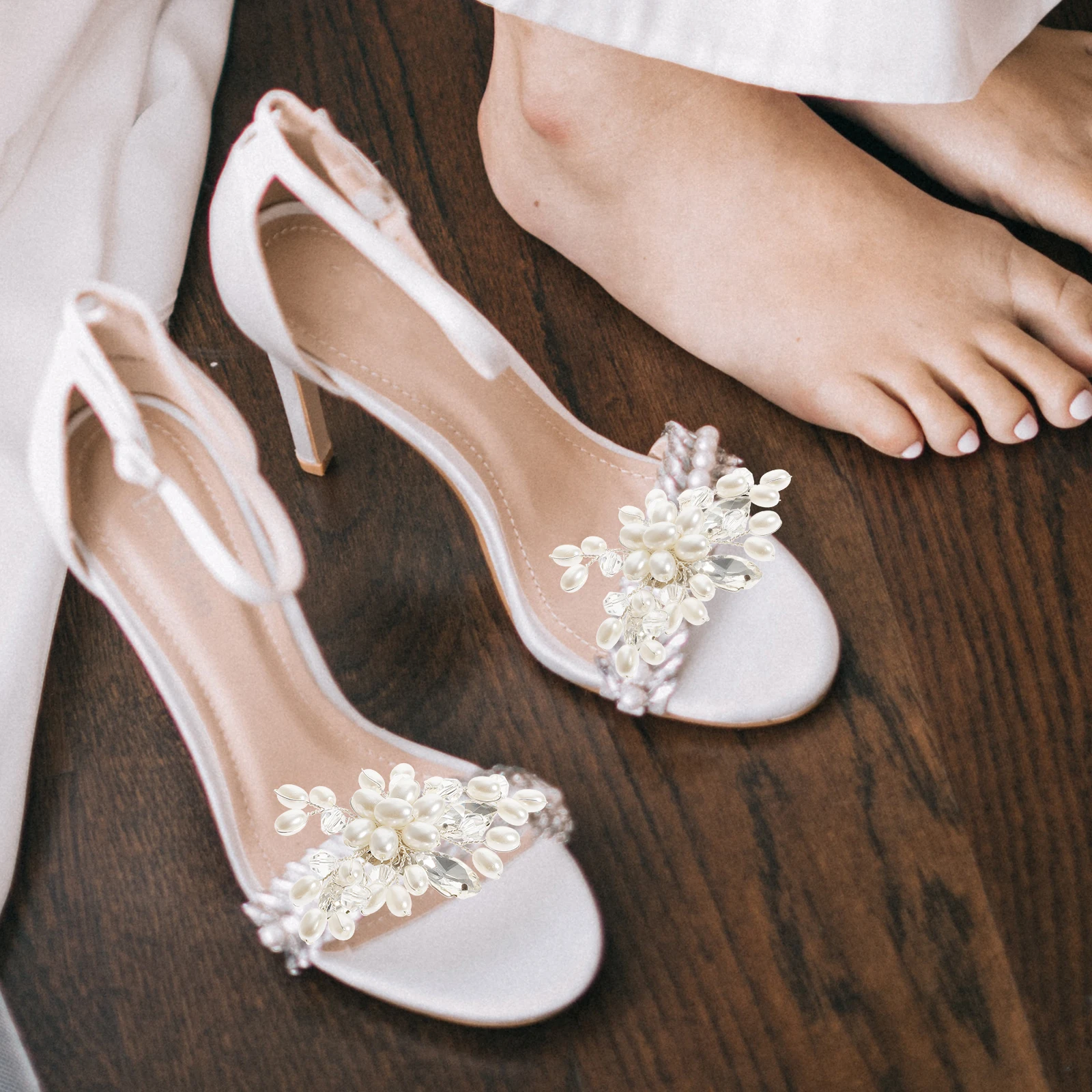

2 Pcs Bridal Shoe Clips Pearl Rhinestone Decorative Accessories Wedding Heels Bling Shoe Jewelry Pumps Decor charms