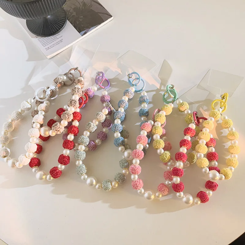 

Ремешок для телефона с помпоном из искусственного меха и жемчужным браслетом Эстетическая сумка-подвеска Симпатичный короткий ремешок для телефона для девочек в стиле Ins