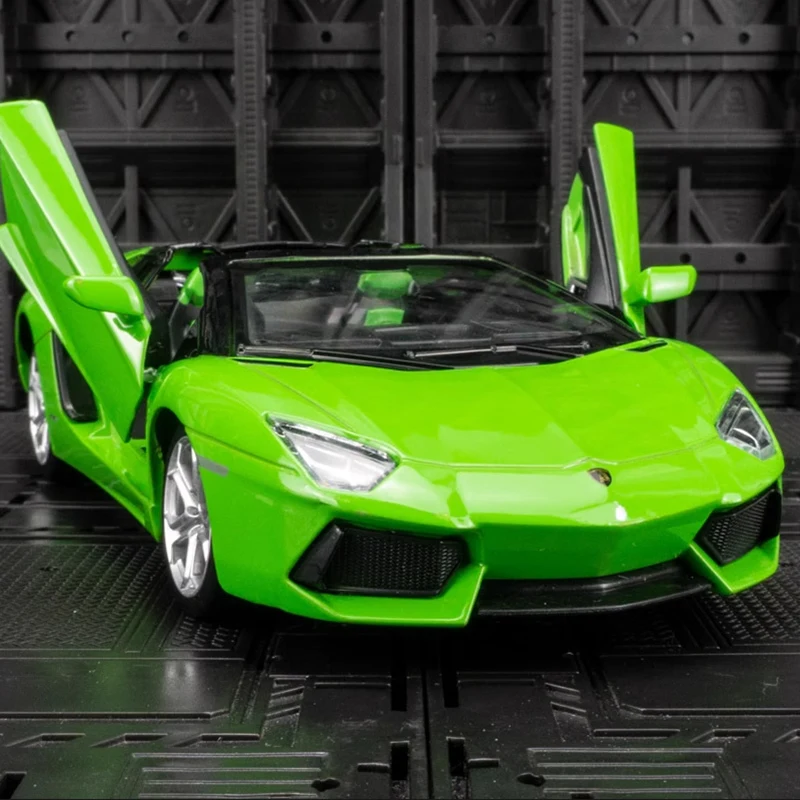

1/24 Aventador Roadster Convertible Alloy Sports Car Model Diecast Metal Toy Racing Car Vehicles Model Sound and Light Kids Gift