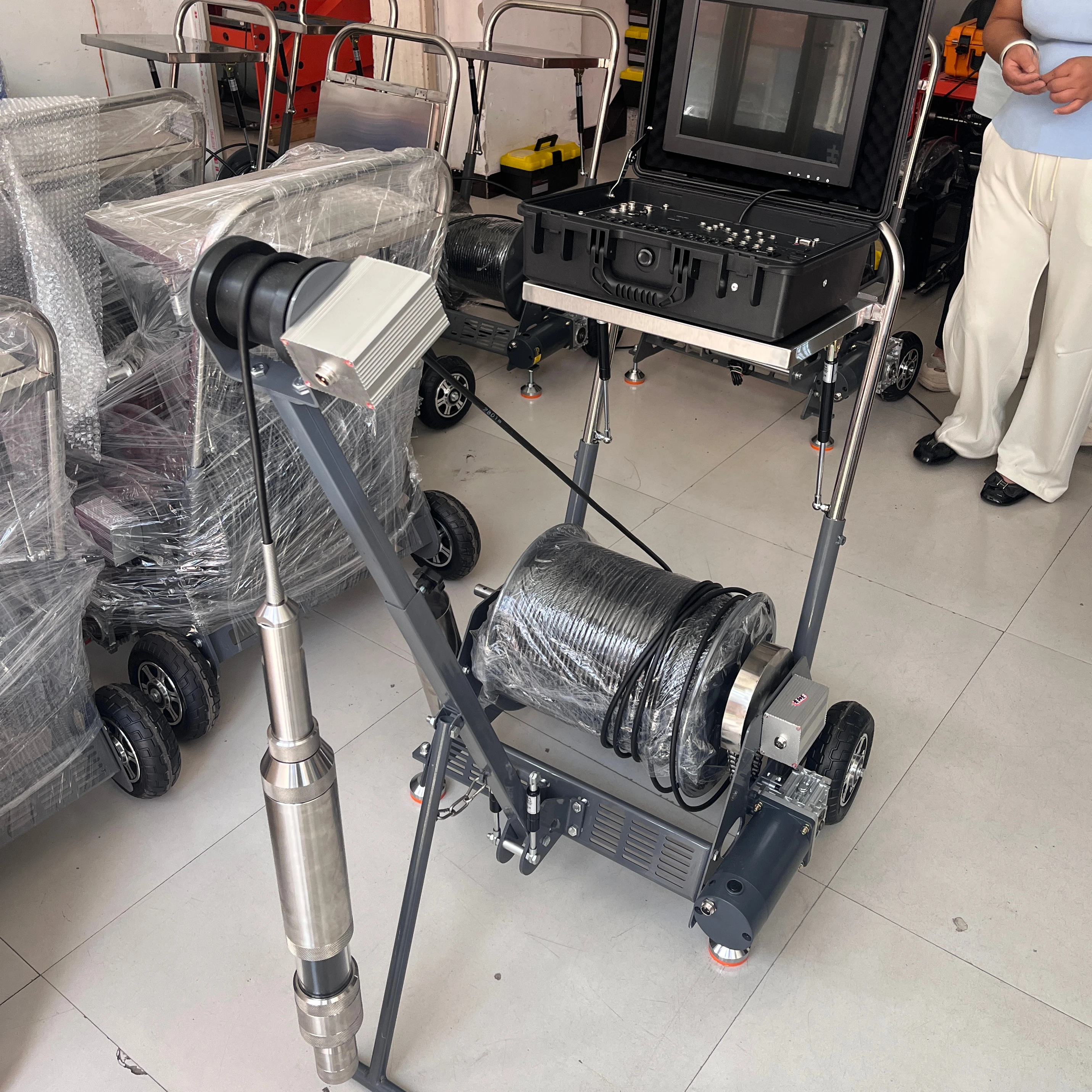 High Resolution Dual Camera 360 Rotation 55mm/73mm CCD Night Vision H.264 Easy Adjust 200m Groundwater SD Card 1 Year