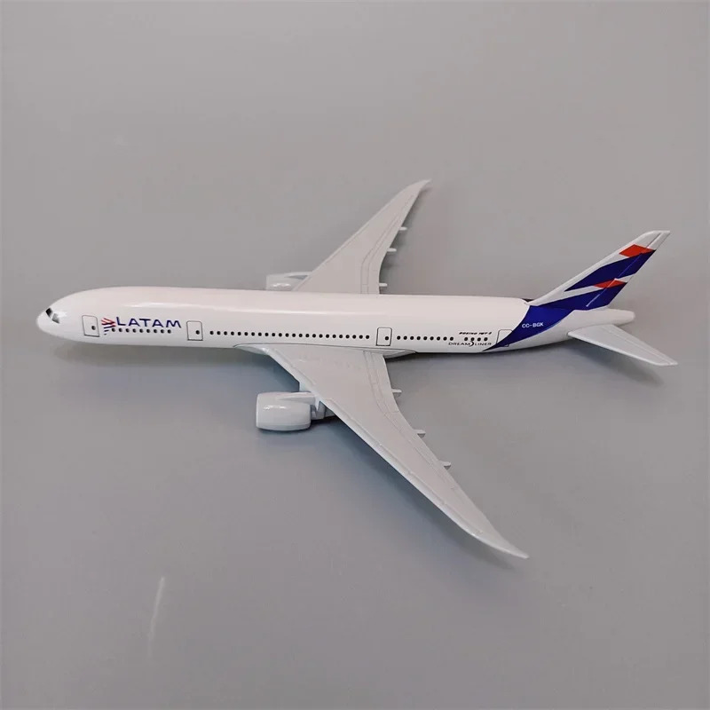 16cm Alloy Metal Chile LAN Air LATAM B787 Airlines Airplane Model LATAM Boeing 787 Airways Plane Model Diecast Aircraft Gifts