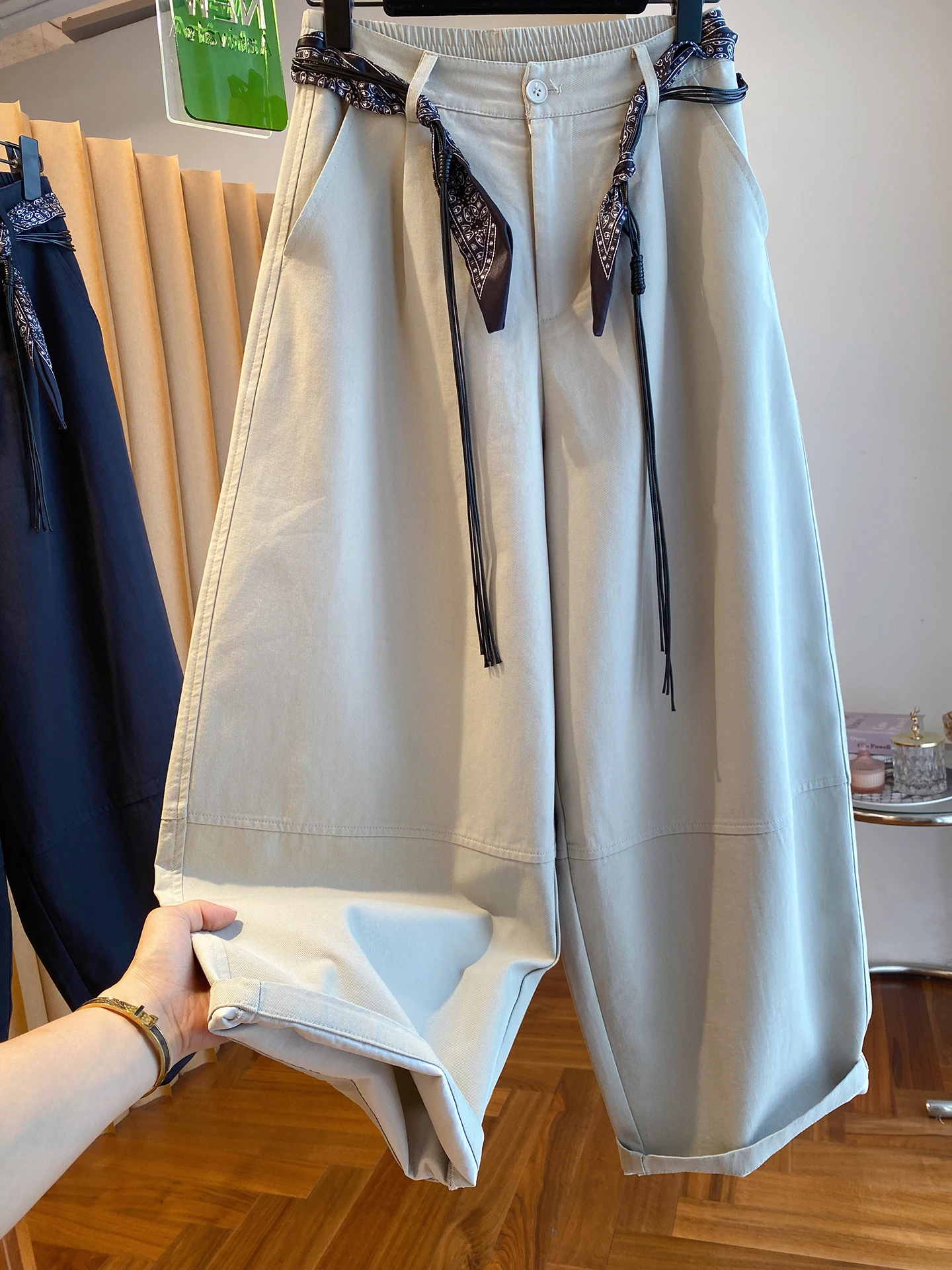 กางเกงผู้หญิงสไตล์ฮิปฮอป ลายตารางจีบพลีท แนววินเทจ มินิมอล ชิค สำหรับฤดูใบไม้ร่วง เหมาะกับสาวๆ นักศึกษา ดูมืออาชีพ มีสไตล์ ซ้อนชั้น ลายตารางพับ ดูเซ็กซี่