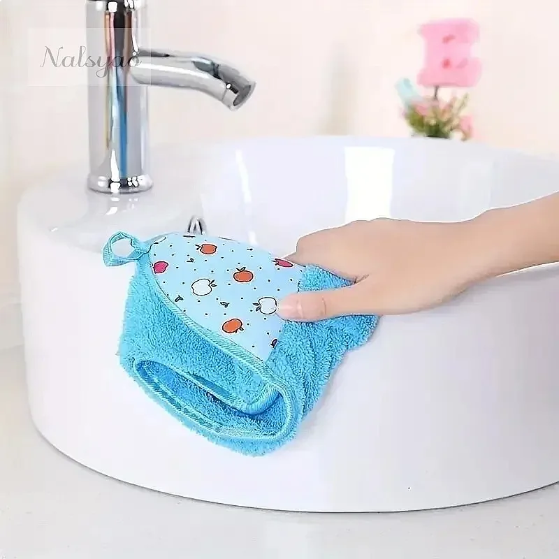 Wholesale 4pcs Coral Velvet Soft Hand Towel Absorbent Dishcloths Hanging Cloth for Bathroom Kitchen Accessories