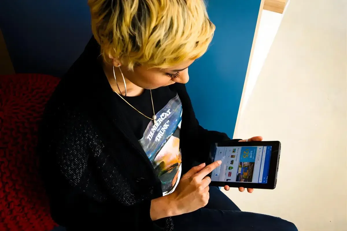 Tablet Android 6.0 da 7" 1 GB di RAM 16 GB di ROM 1024 x 600 pixel WIFI Bluetooth 4.0 RK30sdk Quad-Core 3000 mAh RCT6973