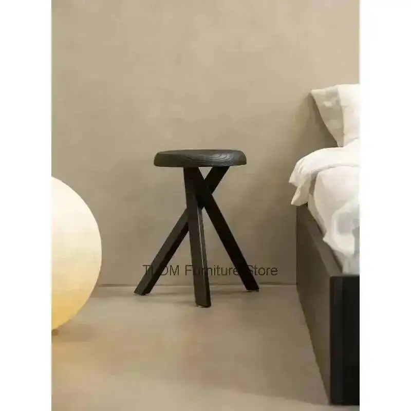 Wabi-Sabi-Stil Karbonisierter Schwarzer Kleiner Runder Hocker-Tisch für Kleine Haushalte Massivholz Sofa Beistelltisch Ecktisch