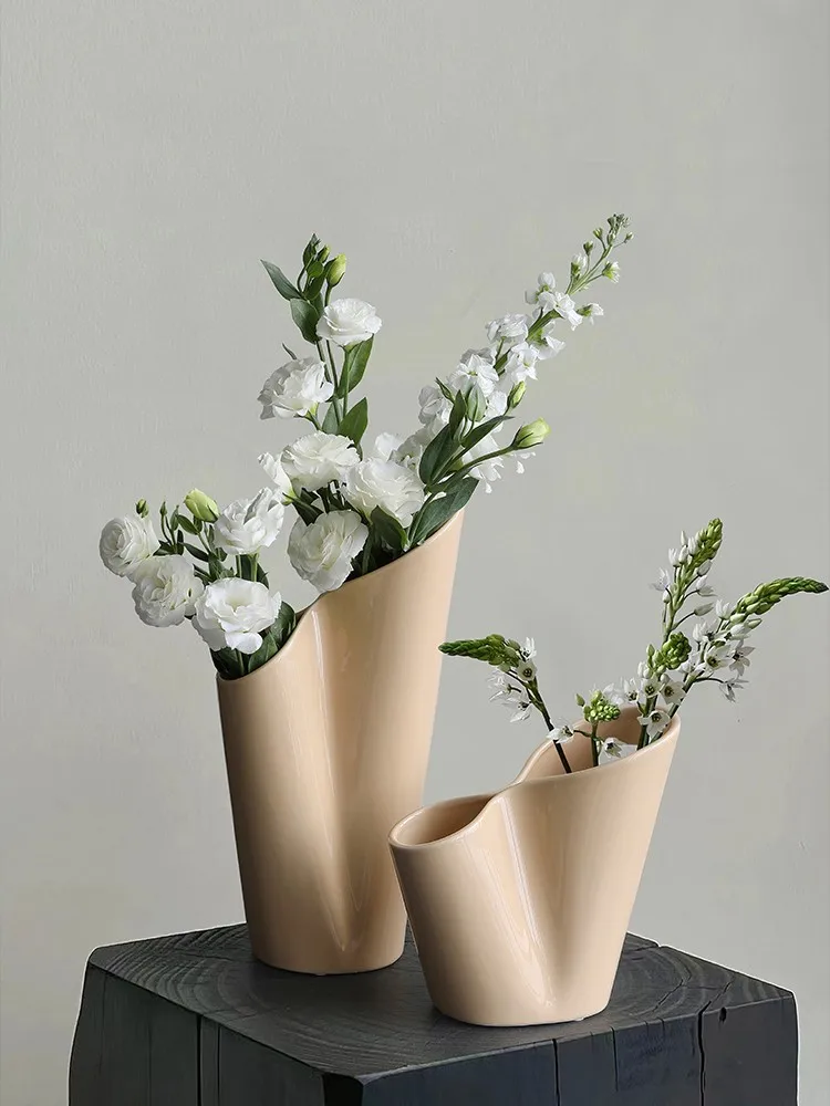 European Style Ceramic Vase Creative Tabletop Decoration Art Modern Flower Vases Design Nordic Living Room Geometric Decor deco