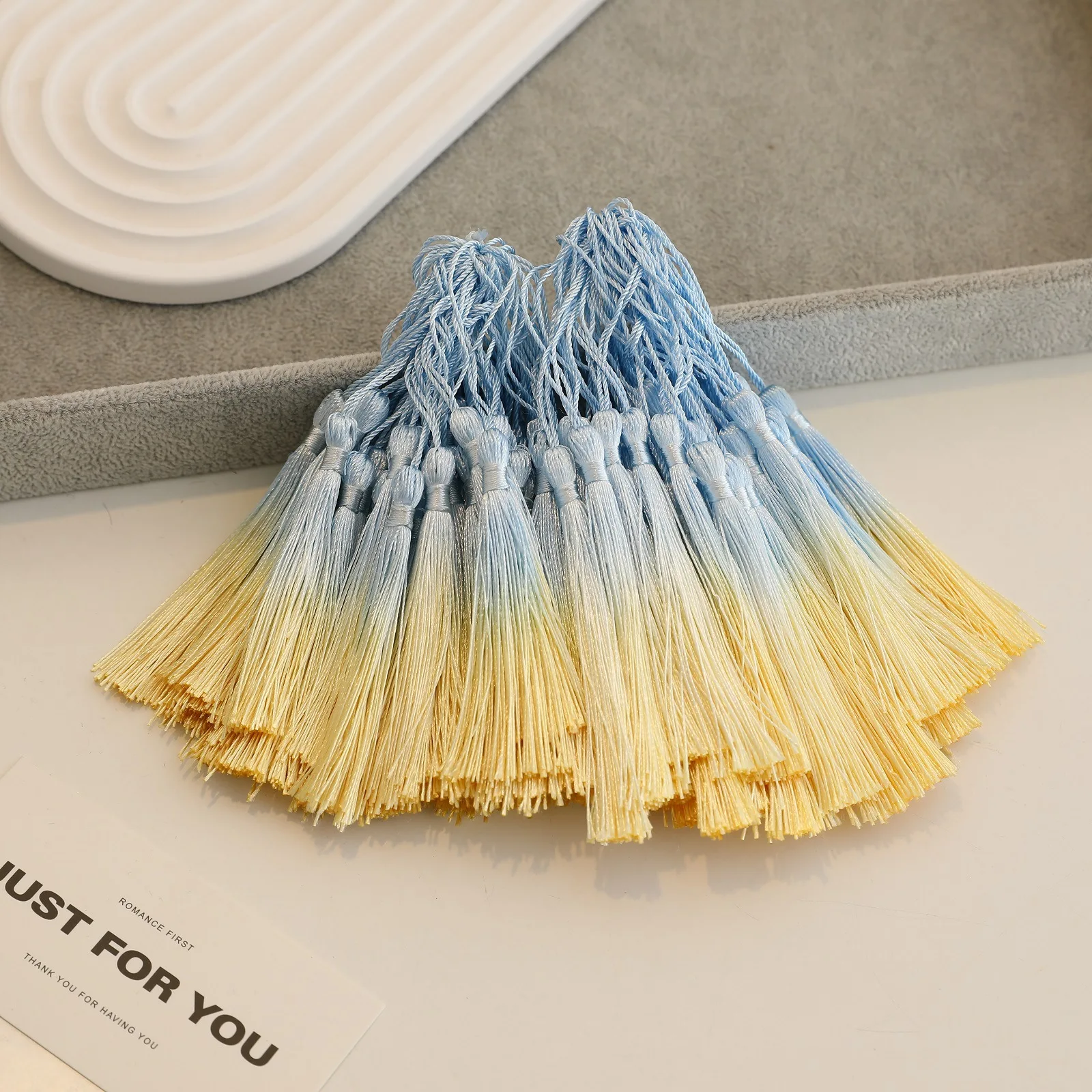 

Small Tassel Gradient Silk Thread Home Interior Decoration Vertical Hanging Party Tassel Pendant Handmade Attire DIY Accessories