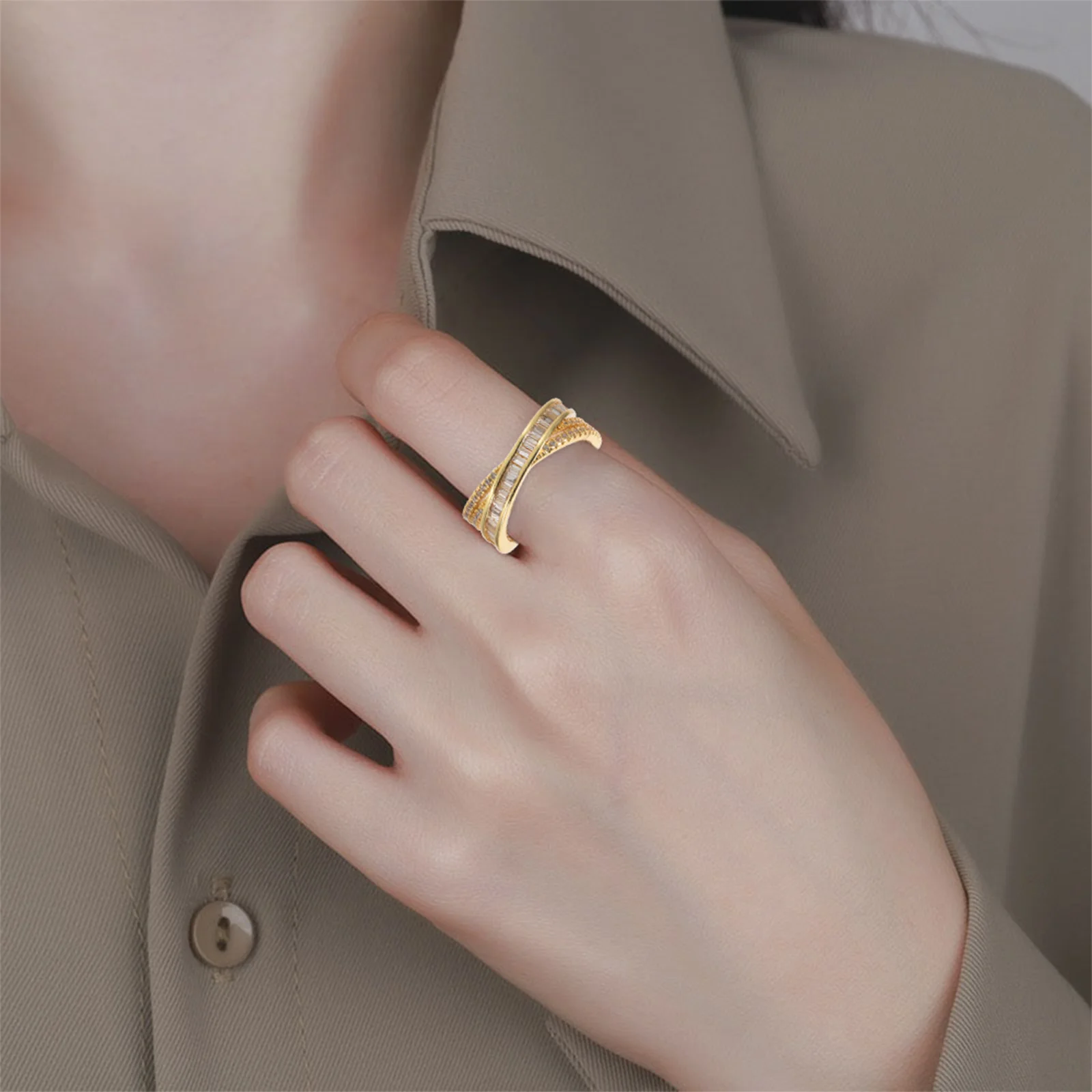 

Stylish Geometric Open Ring for Women Adjustable Rhinestone Finger Jewelry Bright Shiny Metal Ring Gift for Girlfriend Wife