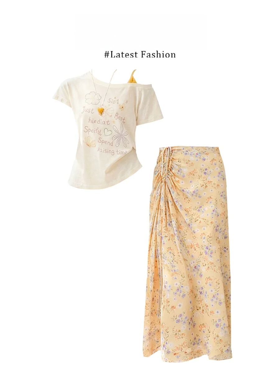

Parkyeon Floral Halter Neck Short Sleeve T-Shirt And Skirt Set Beautiful Shoulder Bared Half Length Skirt Two Piece Suit
