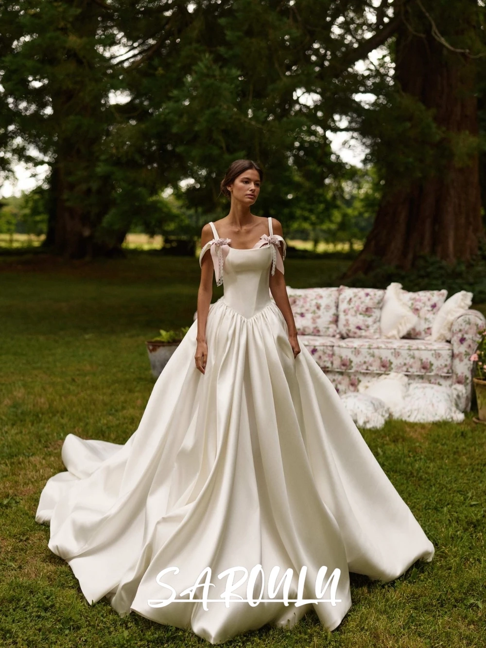 Sweet Girlish Off-the-shoulder Wedding Dress Pink Bow Lace Detail Satin Pastoral Bridal Gown Flowy Train For Garden Weddings