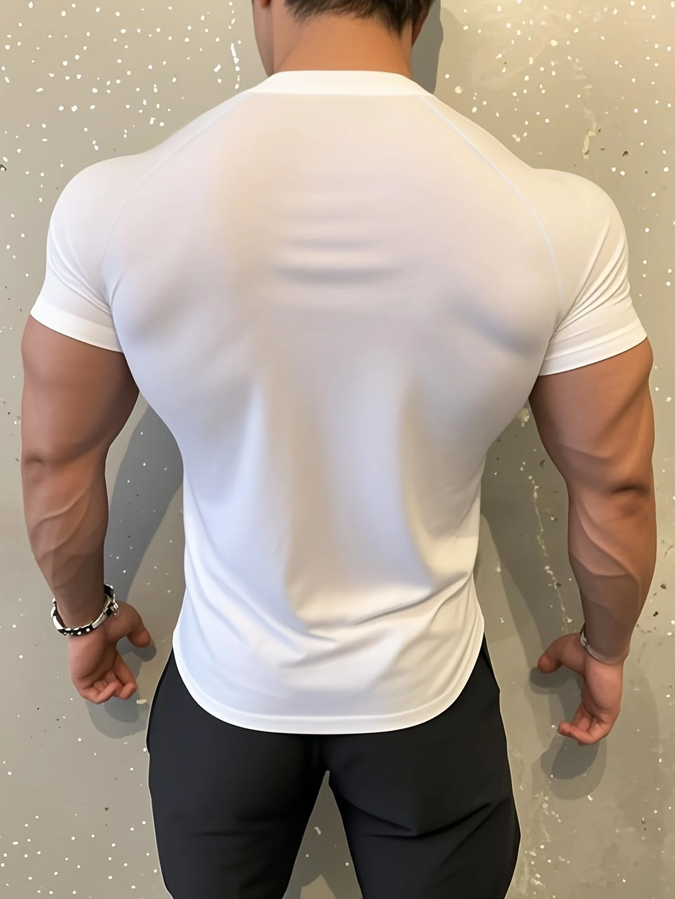 قميص رياضي مرن يمتص الرطوبة للرجال من THAVAGE، قميص عالي المرونة بقصة ضيقة وأكمام قصيرة، ملابس رياضية خارجية غير رسمية