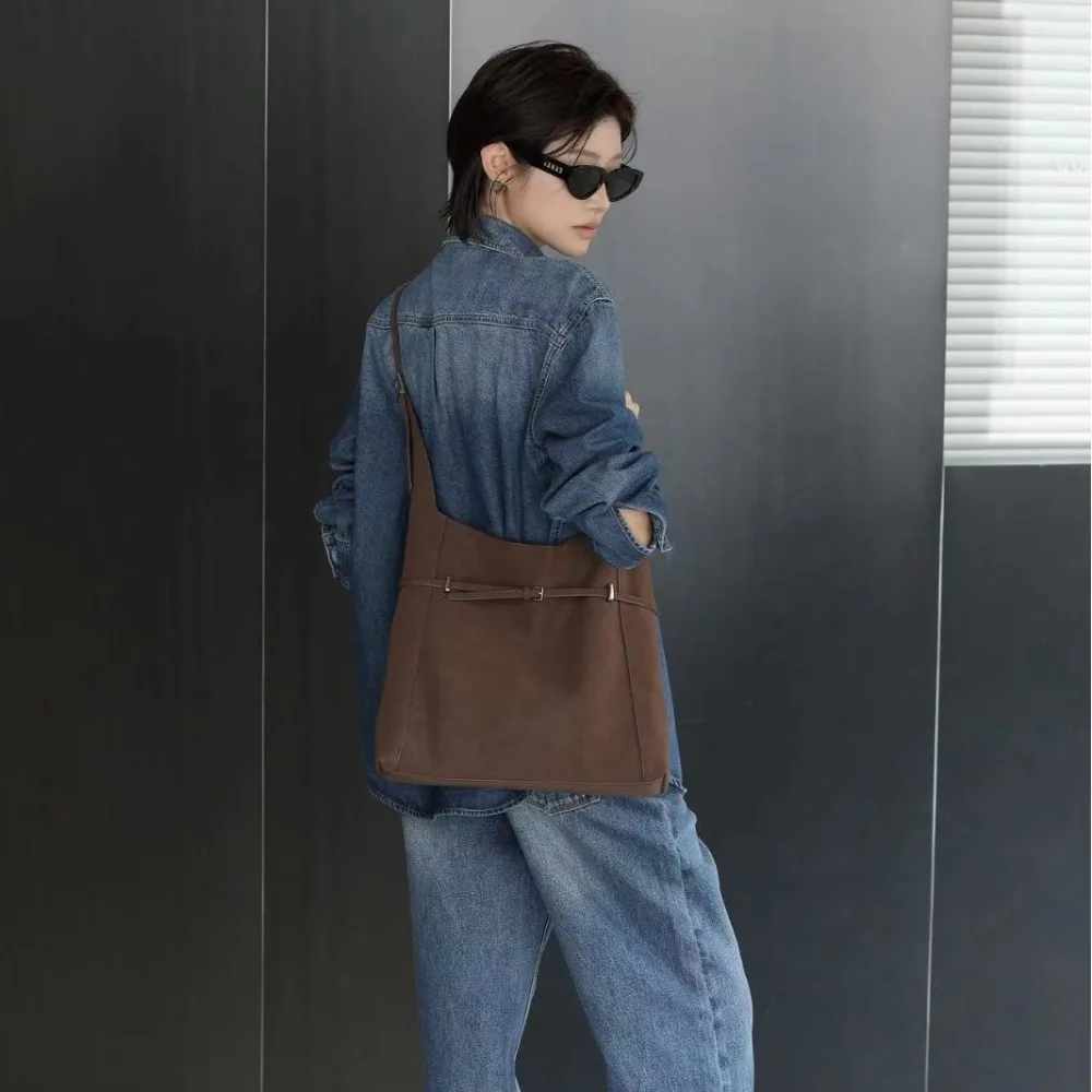 

High Quality New Minimalist Hobo Armpit Bag Women's Commuting Large Capacity Tote Shoulder Messenger Bag Lazy Casual Versatile