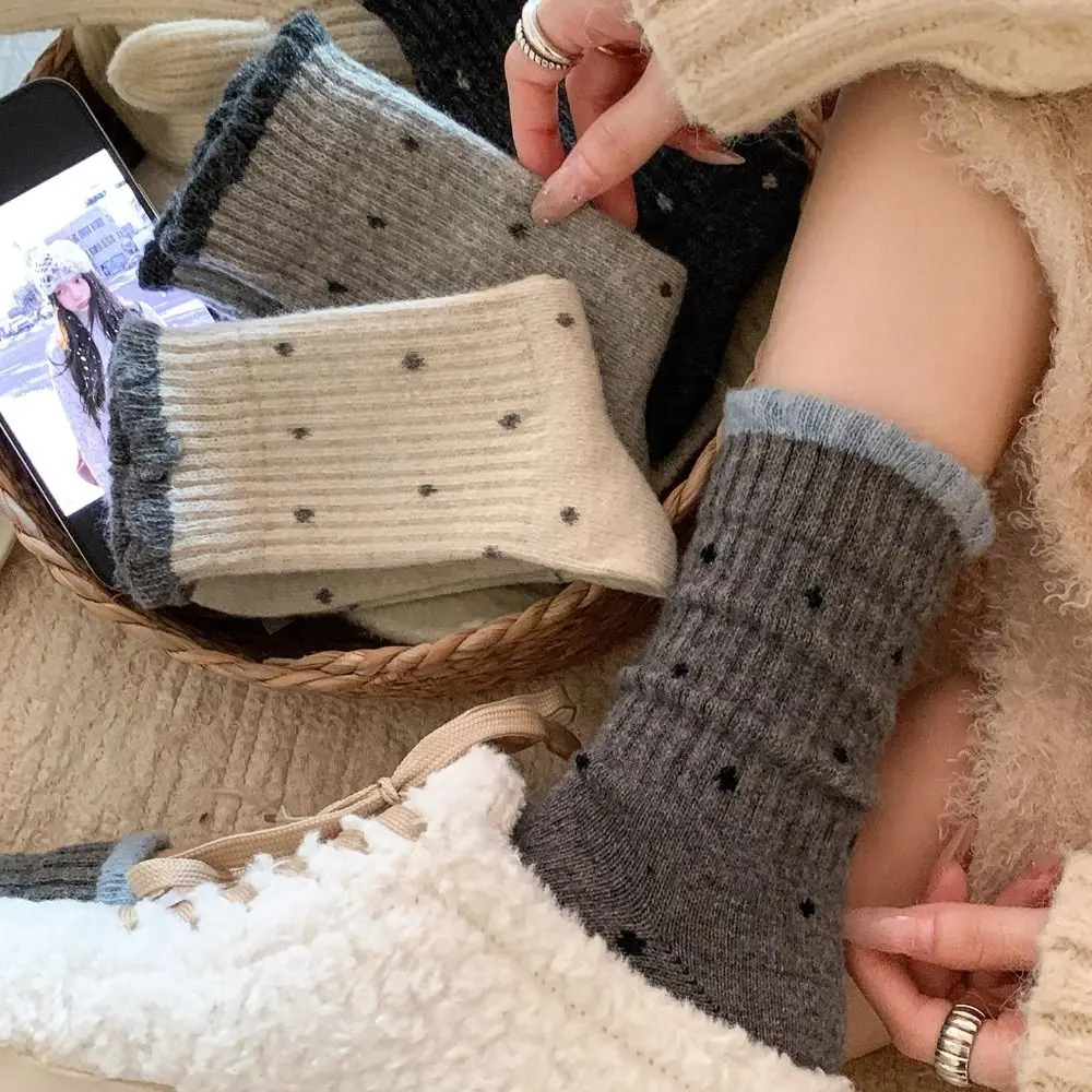أزياء سميكة موجة نقطة الجوارب الجوارب الصوفية الدافئة تنوعا منتصف أنبوب الجوارب خريف شتاء