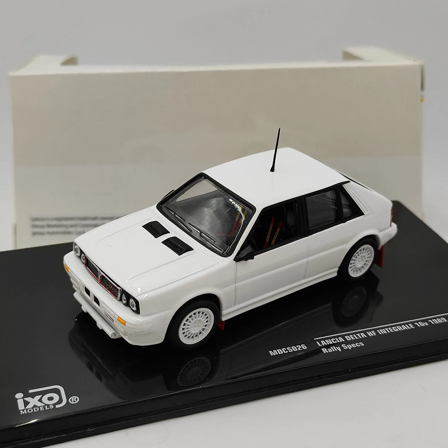 

Diecast IXO 1/43 Scale Loncia Delta HF 16v 1989 Racing Alloy Car Model Collectible Toy Gift Souvenir Display Ornament