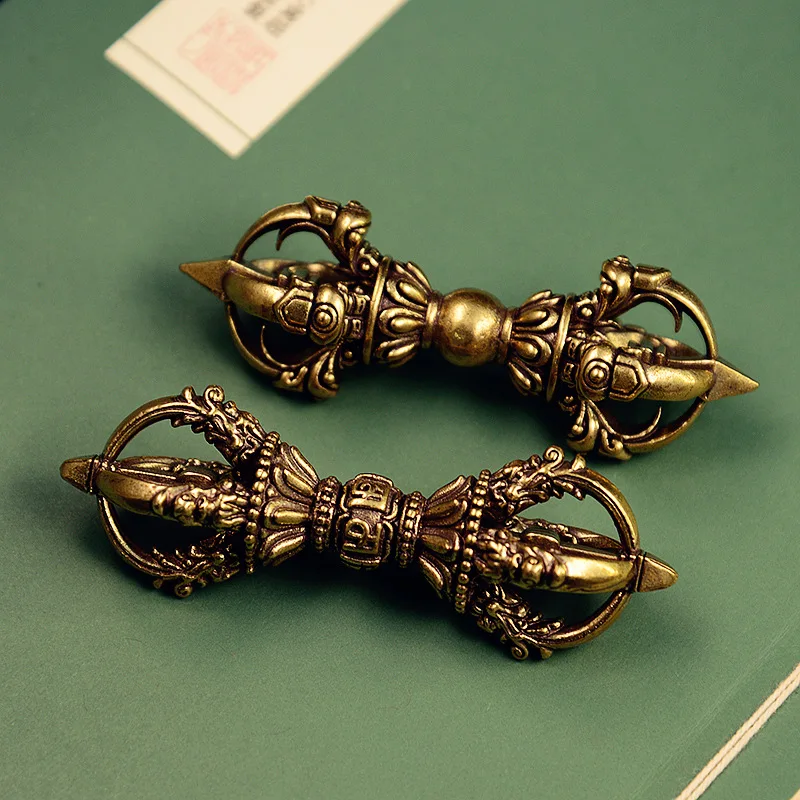 Brass Hand-Made Old Tibet Dharma-Vessel Vajra Monster Subduing Club Hand Pieces Antique Old Copper Ware Ornaments Go to Win