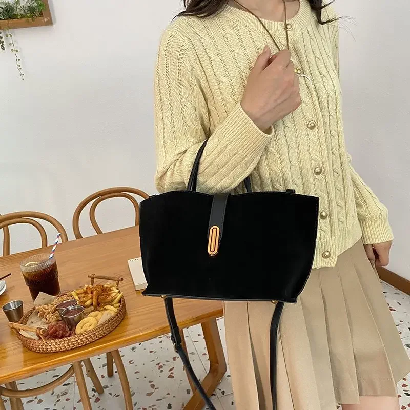 2025 Autumn HandBag Retro Shoulder Bag Big Capacity Tote Bags Advanced Texture Maillard Women Simple Fashion Personality Package