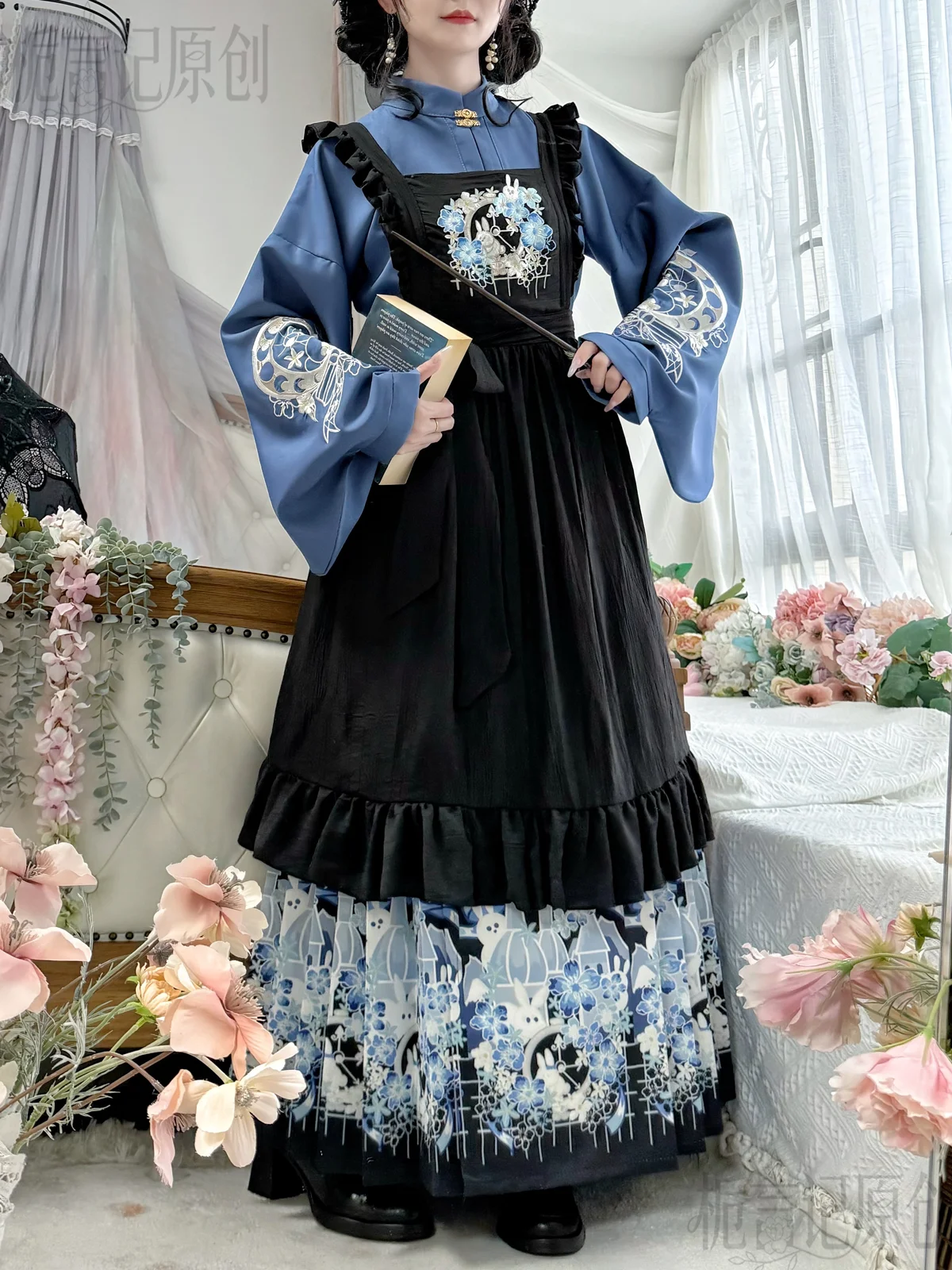 

Original Chinese Lolita Set Elegant Embroidered Skirt Pipa Sleeve Top Printed Horse Skirt 3-piece Set Autumn Winter Women Hanfu