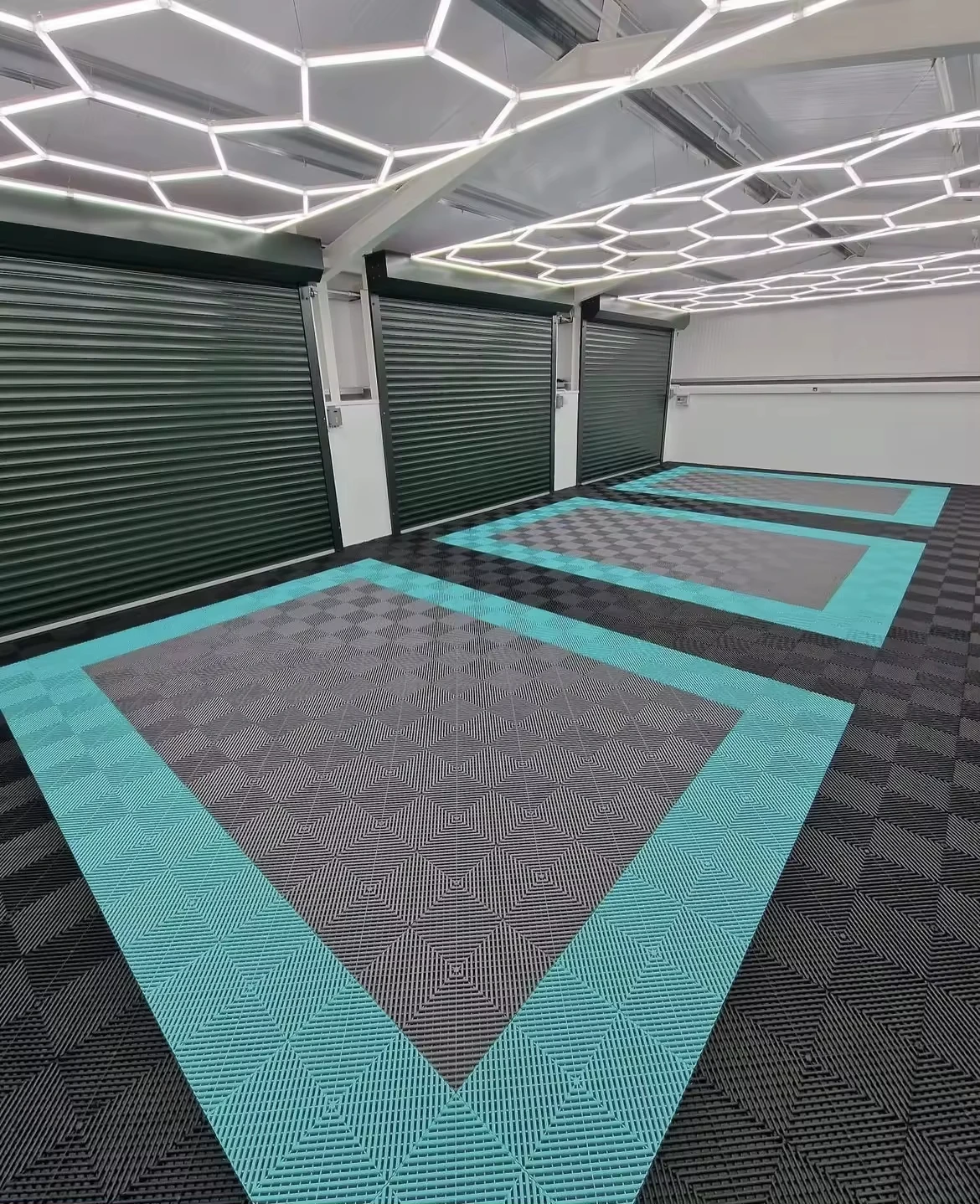 

High Quality Anti-Slip Wear-Resistant Interlocking Garage Floor Tiles Modular Drainage Mat for Garages