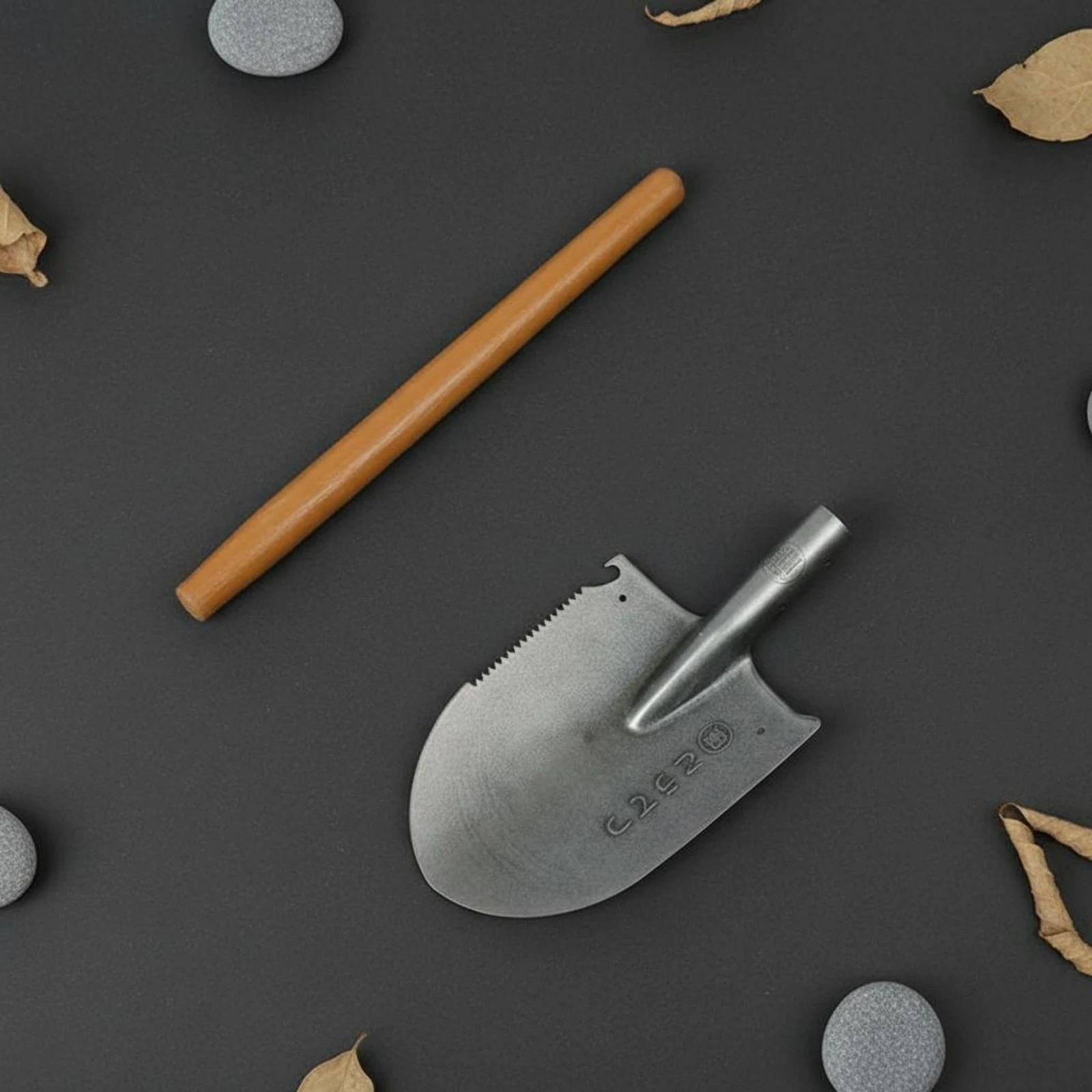 Entrenching Tool Single-Piece Forged Army Shovel Folding Shovel Portable Outdoor Gear Corrosion Resistant for Vehicle Emergency
