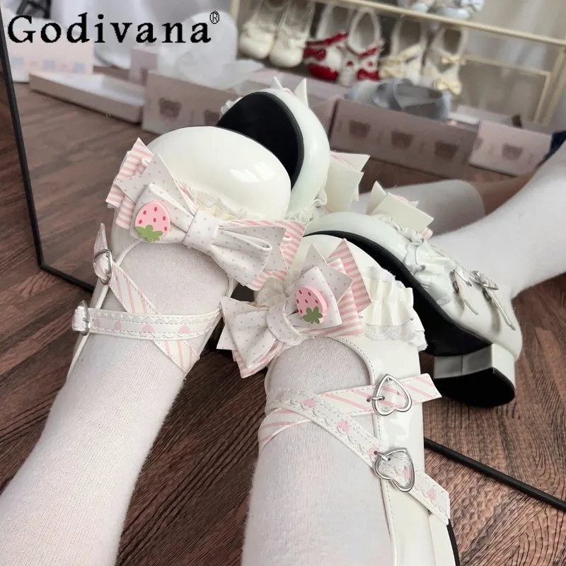 

Оригинальные туфли в стиле лолита для девочек, японский стиль, милые и очаровательные туфли на среднем каблуке, женская уличная обувь, туфли в стиле принцессы.