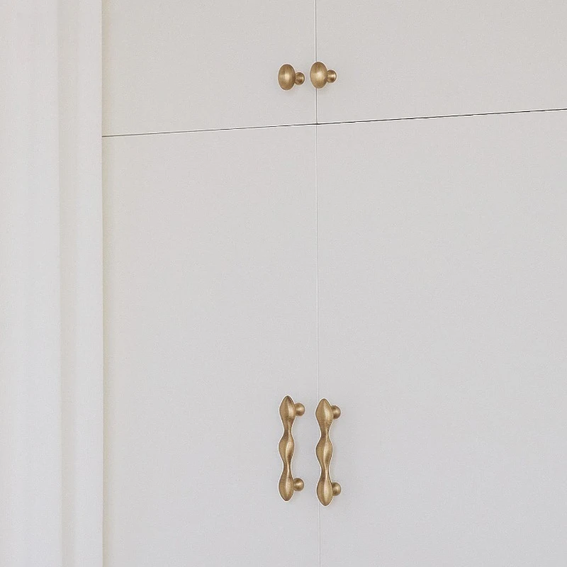 Hardware Furniture Cabinet Door Handle Creative Handle Retro Wardrobe Small Knob Light Luxury Drawer Cabinet Kitchen Brass Pulls
