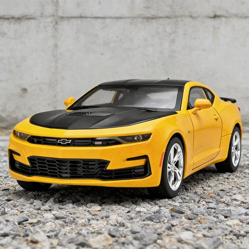 

Модель спортивного автомобиля Chevrolet Camaro, масштаб 1:18, литая под давлением, металлическая, гоночная, со звуком и светом, игрушка для детей, подарок