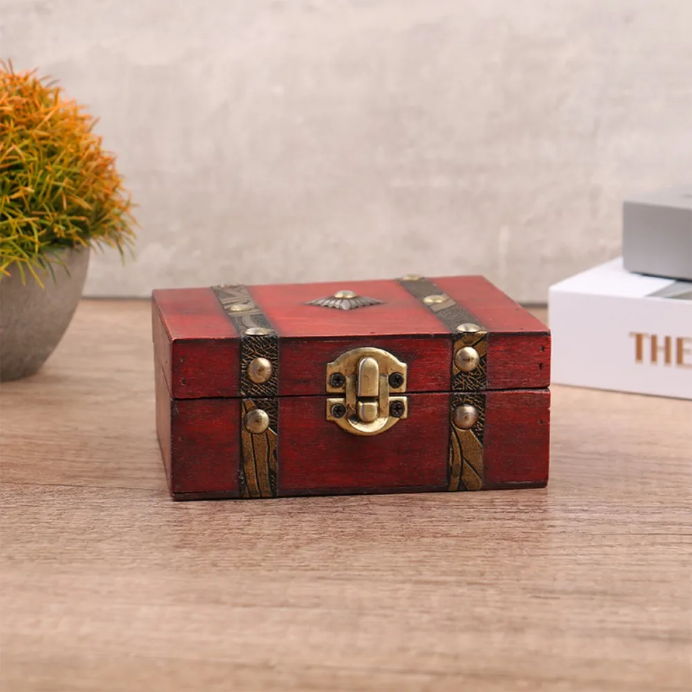 

Lightweight Wood Treasure Chest Antique Style with Lock Storage Box Large Capacity Bracelet