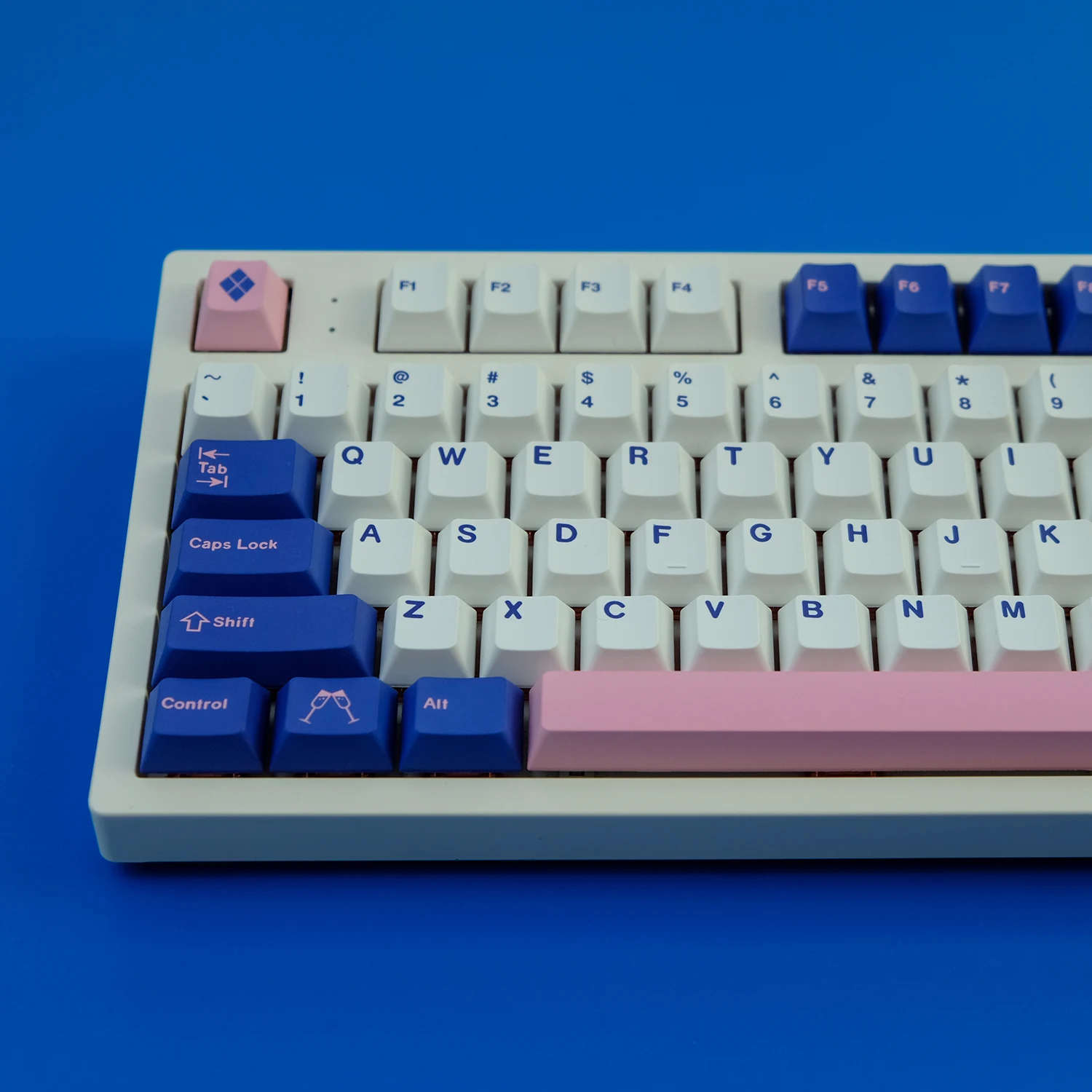 

GMK Posh Pink Blue Customized Keycaps PBT Original Sublimation 61 64 68 75 84 87 96 104