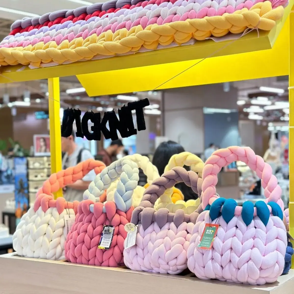 Candy Colored Handmade Woven Bag DIY Thick Icelandic Line Outdoor Leisure Mailman Knitted Bag Summer Dopamine Shoulder Bag