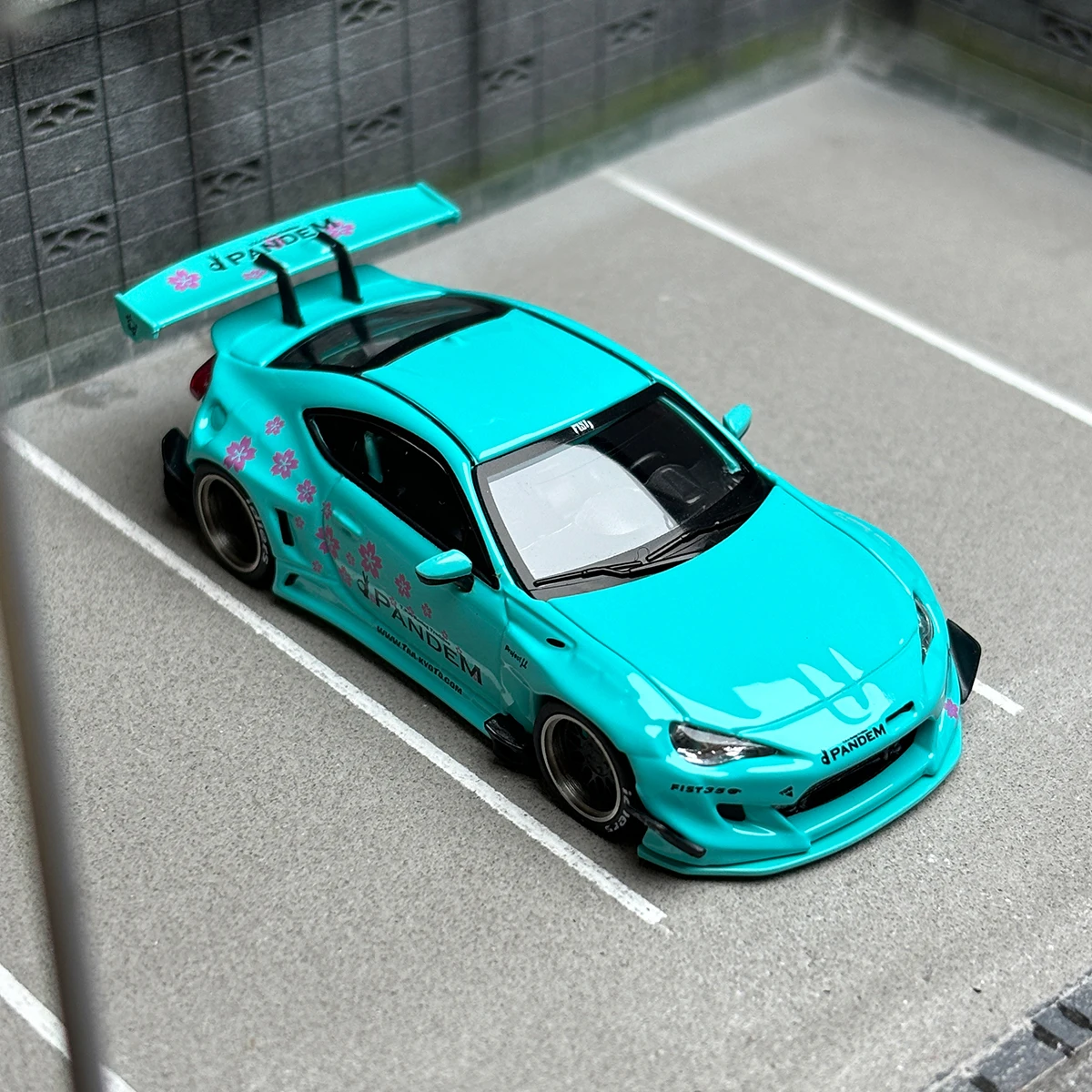 IG Ignition1:64 PANDEM 86 diecast model car