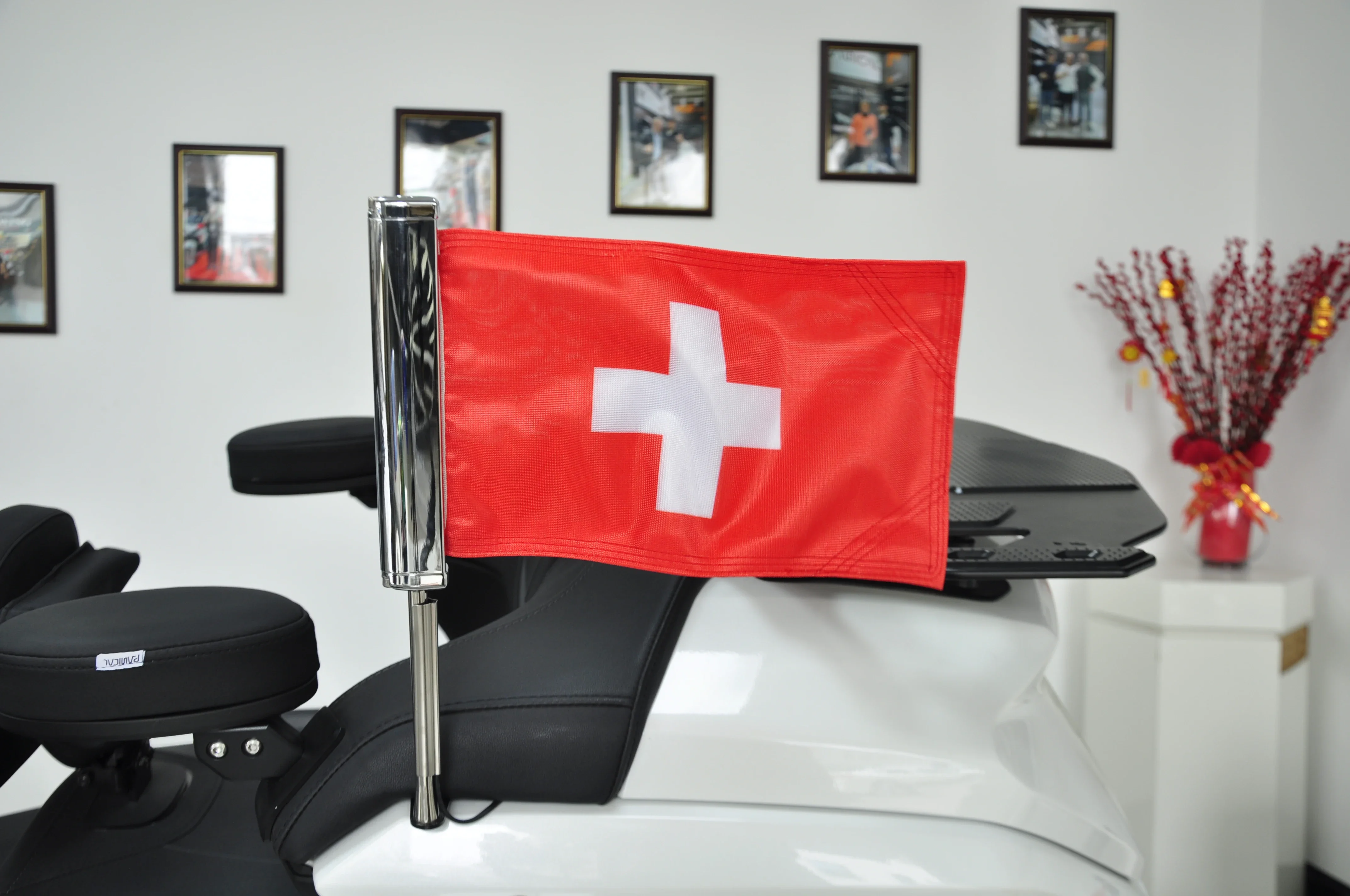 

Switzerland Flag Decoration For Honda Gold wing 1800 GL1800 DCT Motorcycle Passenger Rear Luggage LED Flag Set Flagpole PANICAL